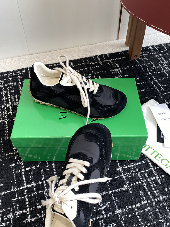 BV sneaker