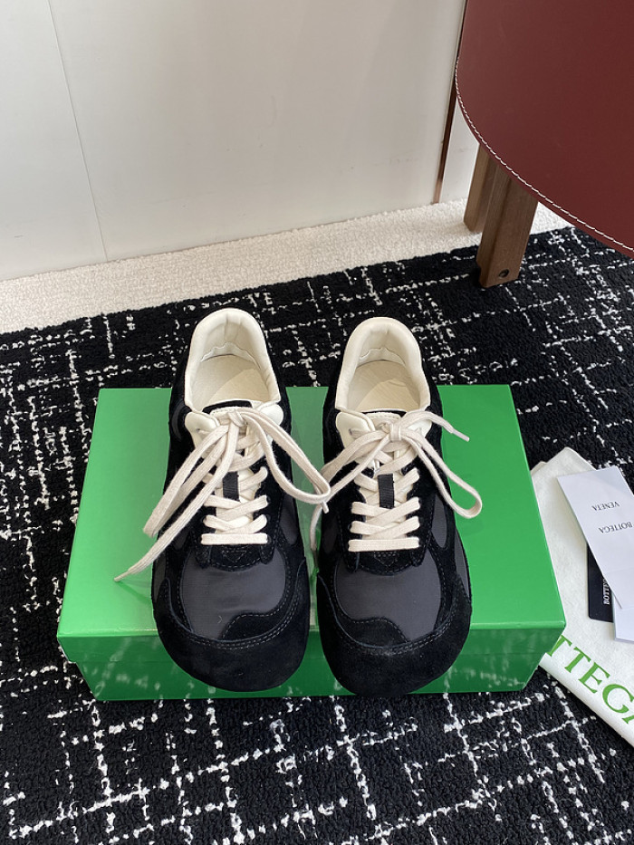 BV sneaker