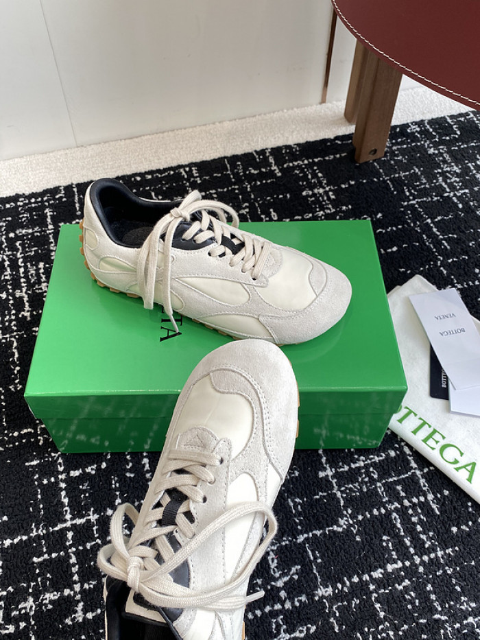 BV sneaker