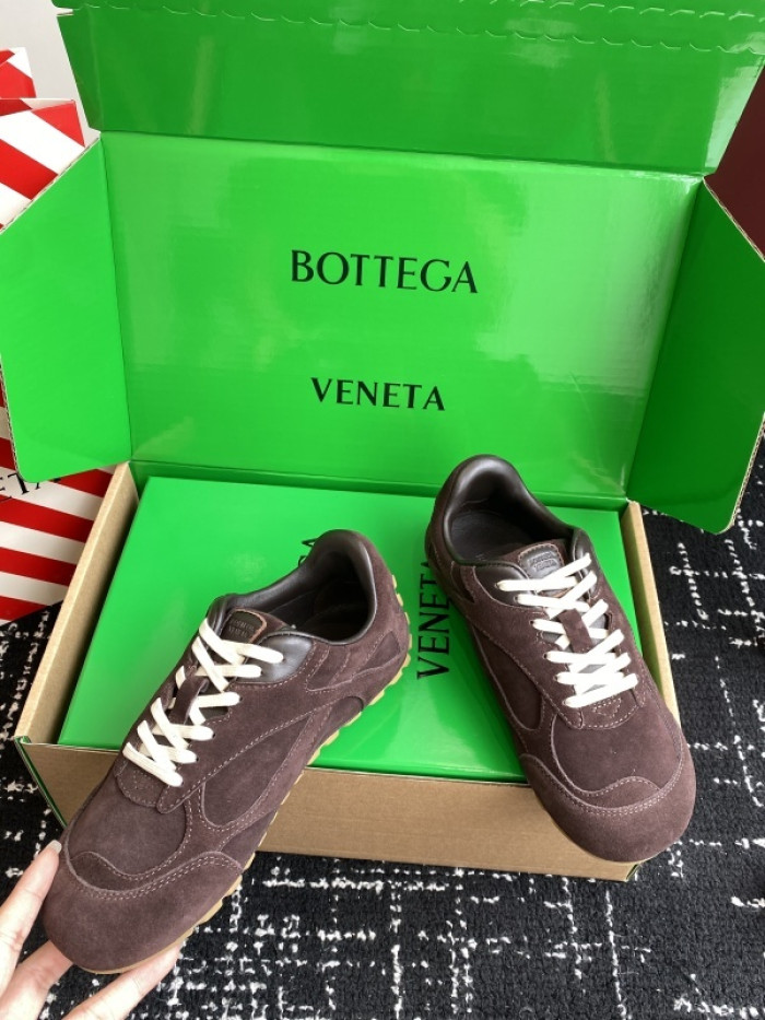 BV sneaker