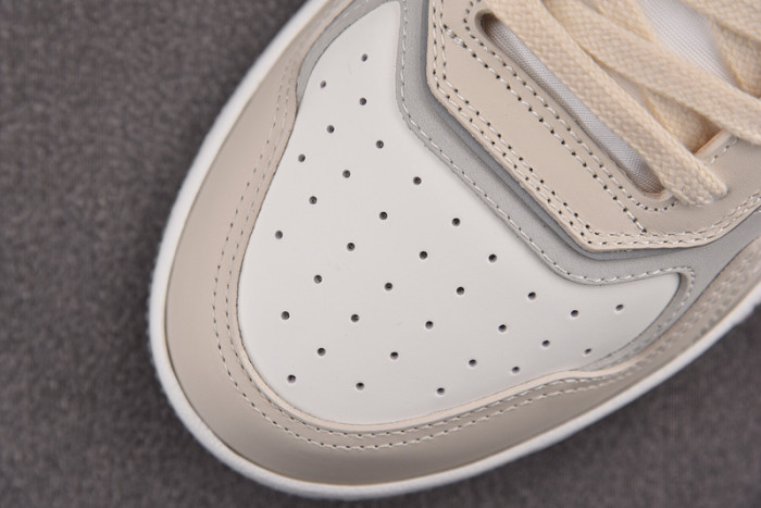 D10R B27 LOW SNEAKER