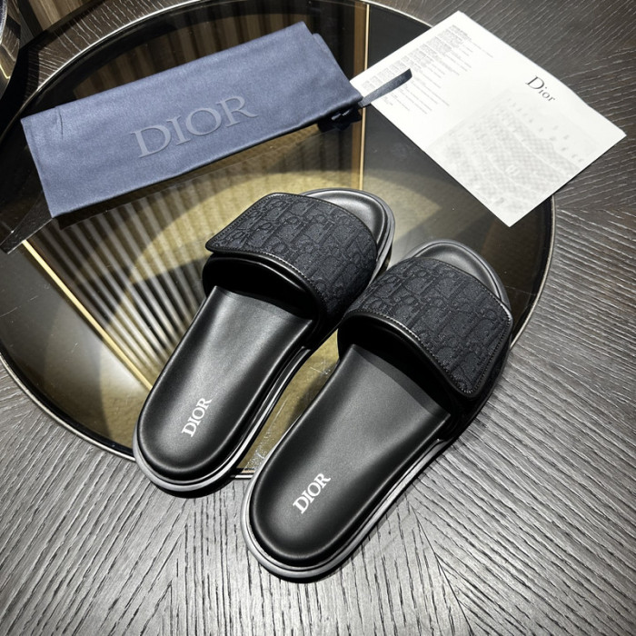 d10r sandal