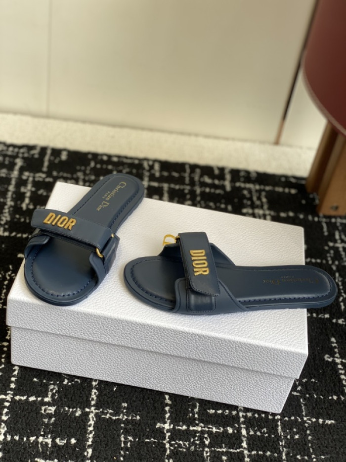 d10r sandal