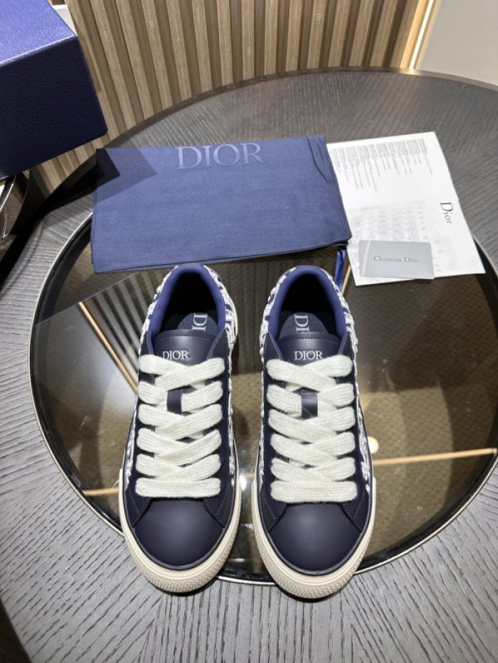 D10R SNEAKER