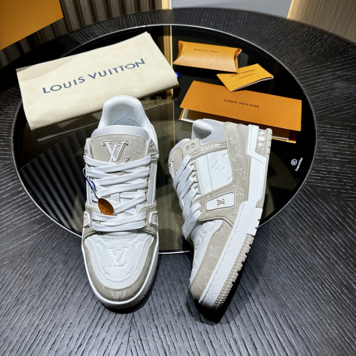 L0VT SNEAKER