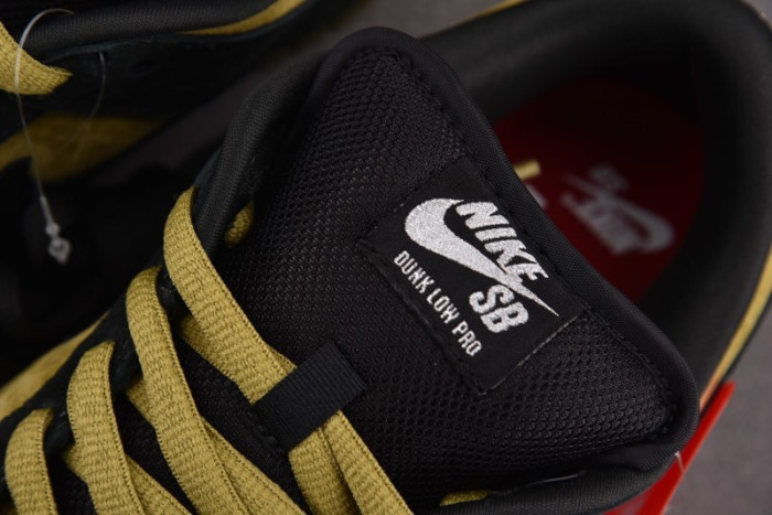 Nike SB Dunk Low Supr1m1 94 Camper Green HQ8487-300