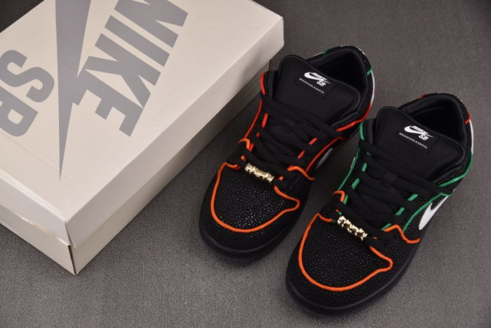 Nike SB Dunk Low Bronx Girls Skate HV1664-001