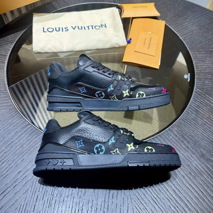 L0VT SNEAKER