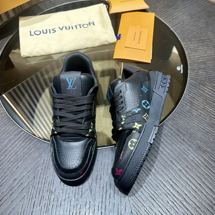 L0VT SNEAKER