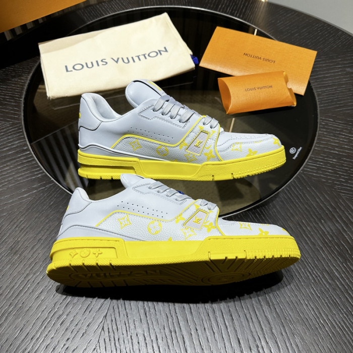 L0VT SNEAKER